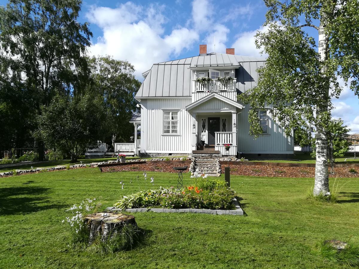 Hotelli Huiskankorpi Boutique Hotel Nivala エクステリア 写真